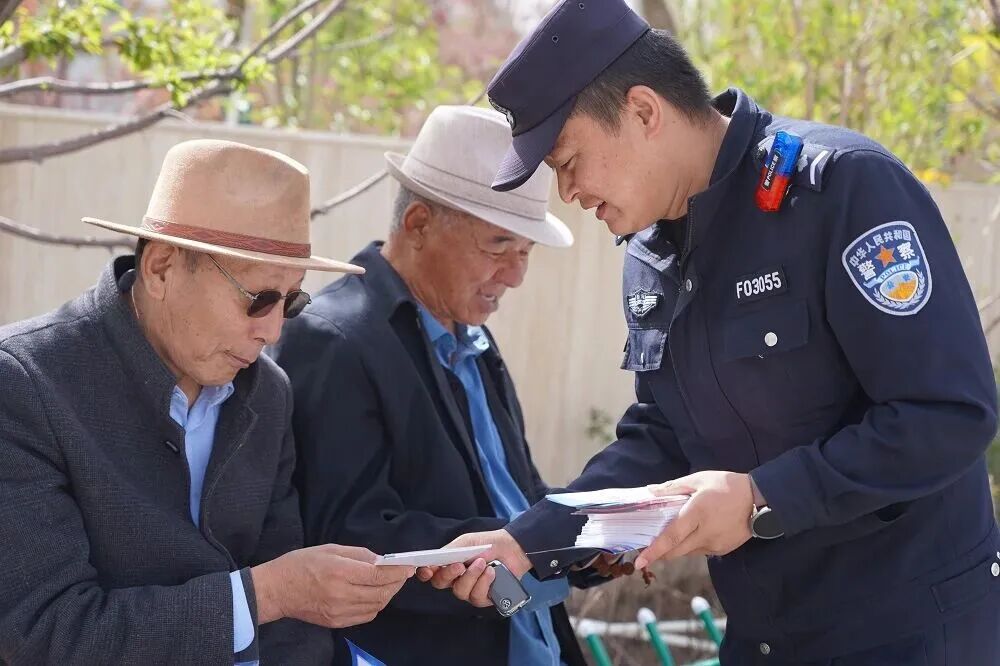 阳光下的守护——海南州共和县公安局“平安原野”专项行动掠影